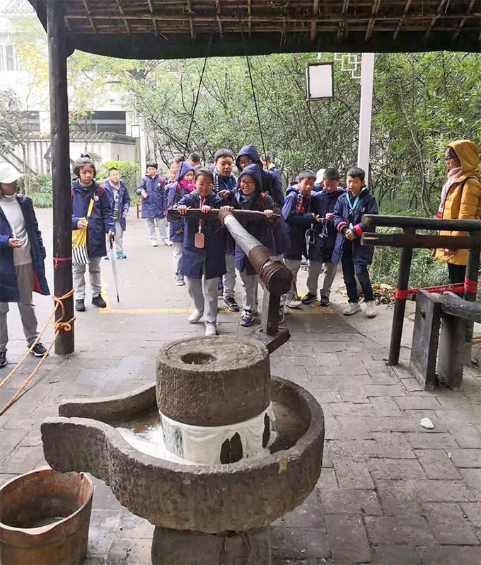 研學(xué)旅行參觀川菜博物館